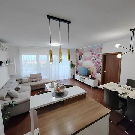 Mediterranea Private Pool Apartment *