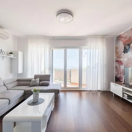 Apartment Mediterranea Private Pool Solin